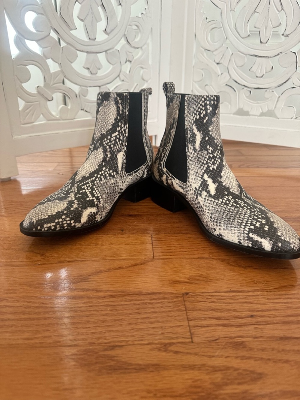 Steve Madden Snake-Print Chelsea Boots in Black and White